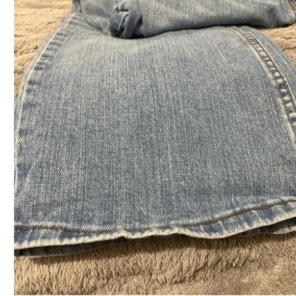 Wrangler Light Blue Denim Pants
34x30 - Picture 2 of 5